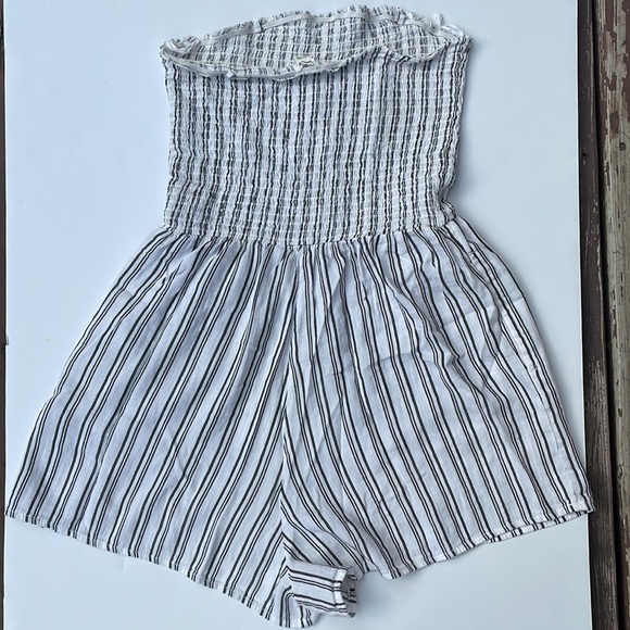 Garage Strapless Romper Shorts Stripped Black & White Size Medium - Picture 4 of 6
